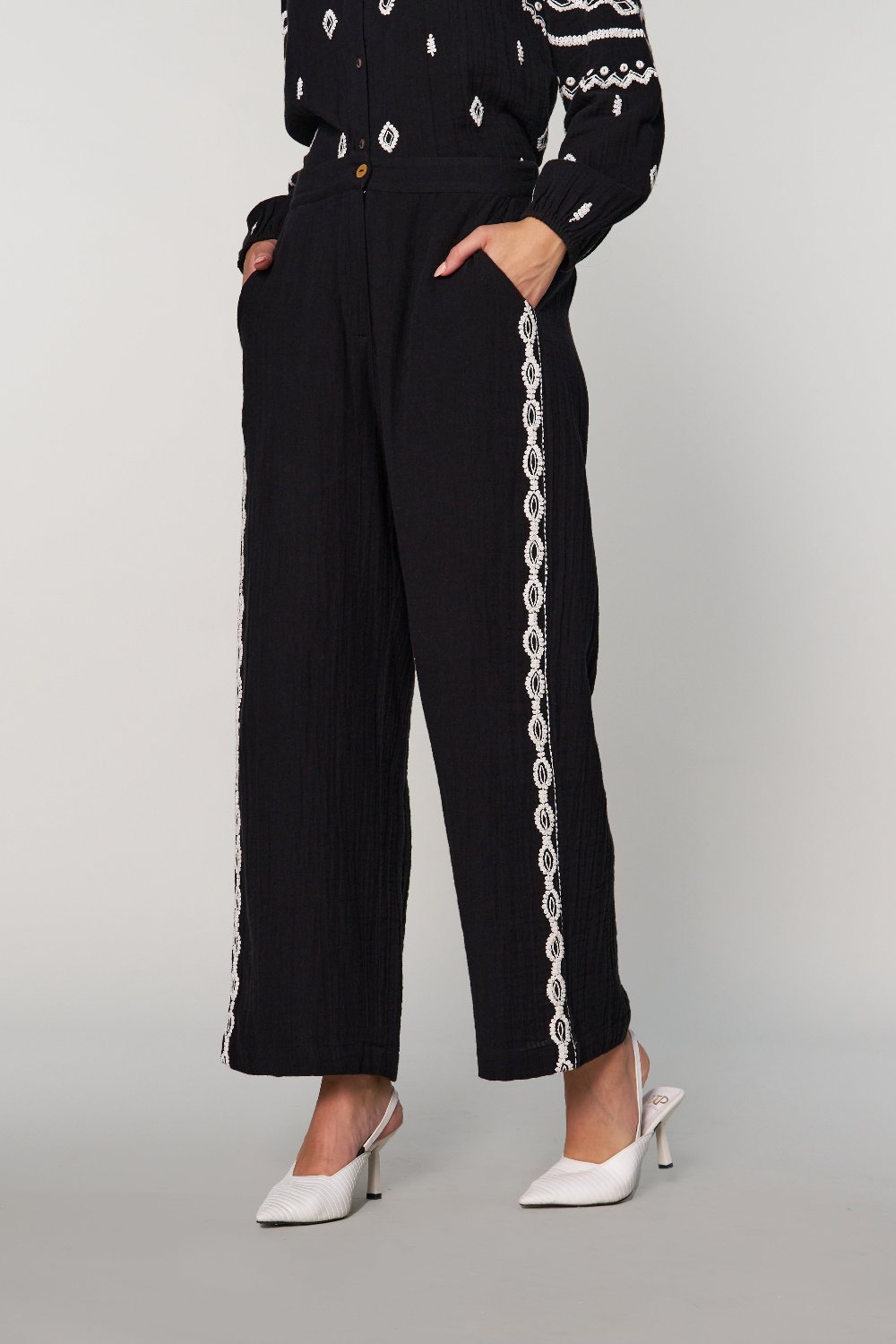 Urmi Daga In Our Sana Embroidered Pants